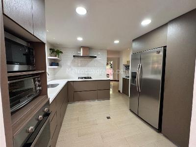 Casa de 4 alcobas en venta en Poblado San Lucas, Medellín, 287 m² · foto 3 de 20