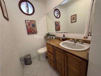 Casa de 4 alcobas en venta en Poblado San Lucas, Medellín, 287 m² · foto 10 de 20