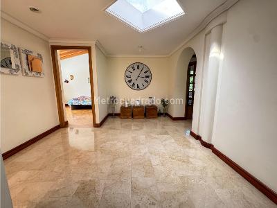 Casa de 4 alcobas en venta en Poblado San Lucas, Medellín, 287 m² · foto 11 de 20