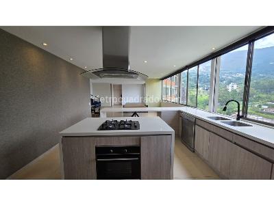 Apartamento en venta en Altos Del Poblado, Medellín · foto 2 de 20