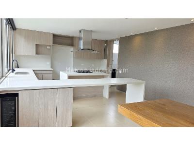 Apartamento en venta en Altos Del Poblado, Medellín · foto 5 de 20