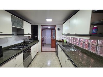 Apartamento de 4 alcobas en venta en Poblado Los Balsos, Medellín, 189 m² · foto 9 de 20