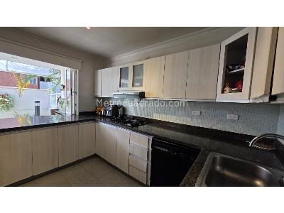 Casa de 4 alcobas en venta en Poblado Las Lomas 2, Medellín, 325 m² · foto 10 de 20