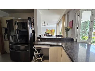 Casa de 4 alcobas en venta en Poblado Las Lomas 2, Medellín, 325 m² · foto 12 de 20