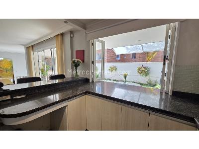 Casa de 4 alcobas en venta en Poblado Las Lomas 2, Medellín, 325 m² · foto 13 de 20