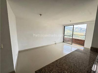 Apartamento de 3 alcobas en venta en Las Lomitas, Sabaneta, 72 m² · foto 2 de 18