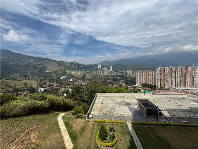 Apartamento de 3 alcobas en venta en Las Lomitas, Sabaneta, 72 m² · foto 3 de 18