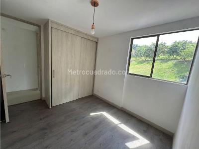 Apartamento de 3 alcobas en venta en Las Lomitas, Sabaneta, 72 m² · foto 12 de 18
