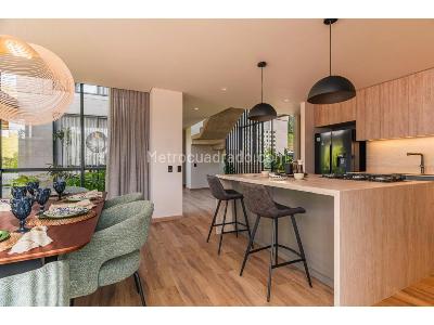 Casa de 3 alcobas en venta en Alto De Las Palmas, Envigado, 242 m² · foto 6 de 20