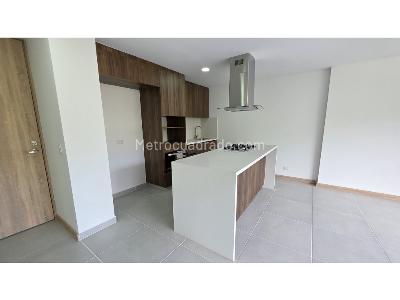 Apartamento de 2 alcobas en venta en Loma De San Jose, Sabaneta, 87 m² · foto 9 de 20
