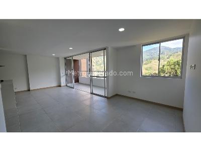 Apartamento de 2 alcobas en venta en Loma De San Jose, Sabaneta, 87 m² · foto 11 de 20