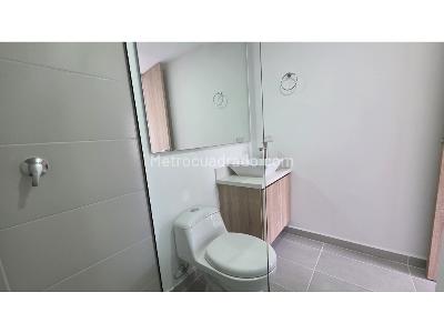 Apartamento de 2 alcobas en venta en Loma De San Jose, Sabaneta, 87 m² · foto 16 de 20