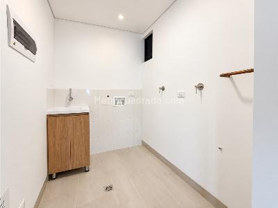 Apartamento de 2 alcobas en venta en El Poblado La Linde, Medellín, 110 m² · foto 6 de 20
