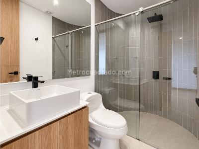 Apartamento de 2 alcobas en venta en El Poblado La Linde, Medellín, 110 m² · foto 15 de 20