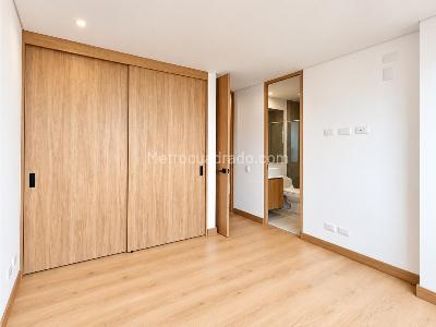 Apartamento de 2 alcobas en venta en El Poblado La Linde, Medellín, 110 m² · foto 18 de 20