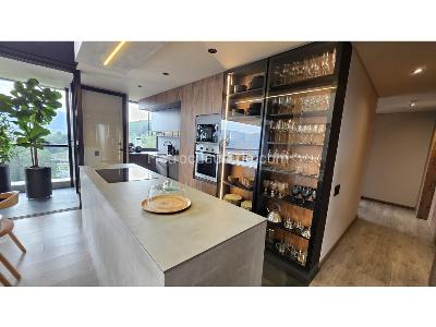 Apartamento en venta en Altos Del Poblado, Medellín · foto 2 de 20
