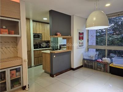 Apartamento de 3 alcobas en venta en El Poblado Provenza, Medellín, 152 m² · foto 9 de 20