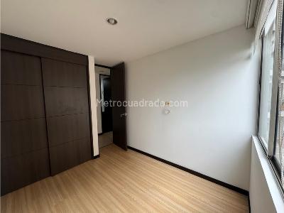 Apartamento en venta en Altos Del Poblado, Medellín · foto 10 de 17