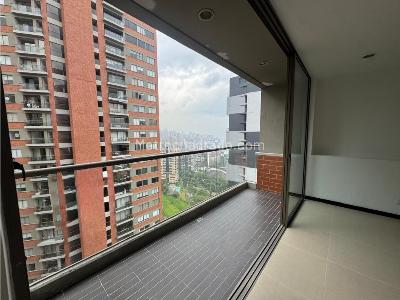 Apartamento en venta en Altos Del Poblado, Medellín · foto 4 de 17