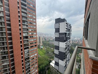 Apartamento en venta en Altos Del Poblado, Medellín · foto 5 de 17