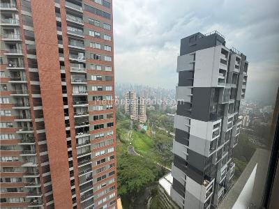 Apartamento en venta en Altos Del Poblado, Medellín · foto 6 de 17