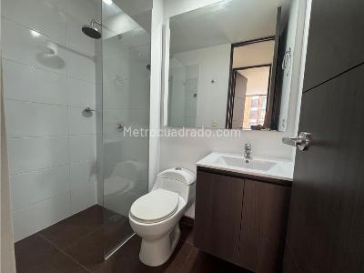 Apartamento en venta en Altos Del Poblado, Medellín · foto 7 de 17