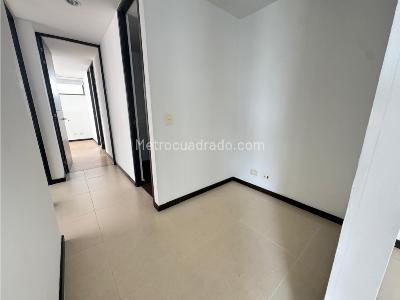 Apartamento en venta en Altos Del Poblado, Medellín · foto 8 de 17