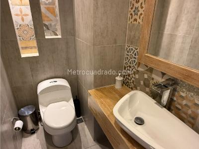 Apartamento en venta en El Poblado Castropol, Medellín · foto 9 de 16
