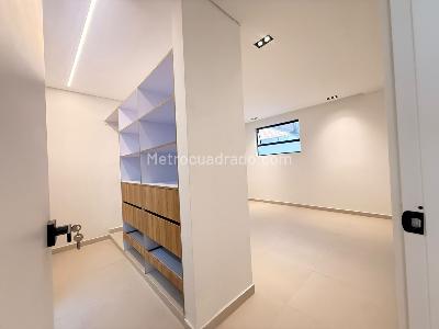 Apartamento de 3 alcobas en venta en Laureles, Medellín, 97 m² · foto 3 de 19