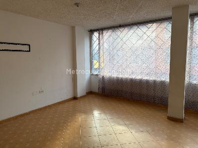 Casa de 5 alcobas en venta en Alamos Norte, Bogotá, 320 m² · foto 3 de 20