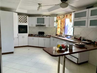 Apartamento de 4 alcobas en venta en San Jose, Santa Marta, 240 m² · foto 7 de 8