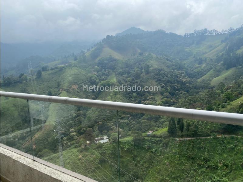 Apartamento de 2 Habitaciones con Balcón y Vista Panorámica en Sabaneta - 8