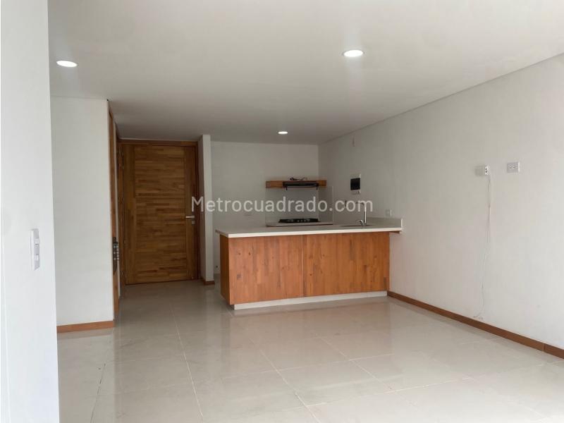 Apartamento de 2 Habitaciones con Balcón y Vista Panorámica en Sabaneta - 9