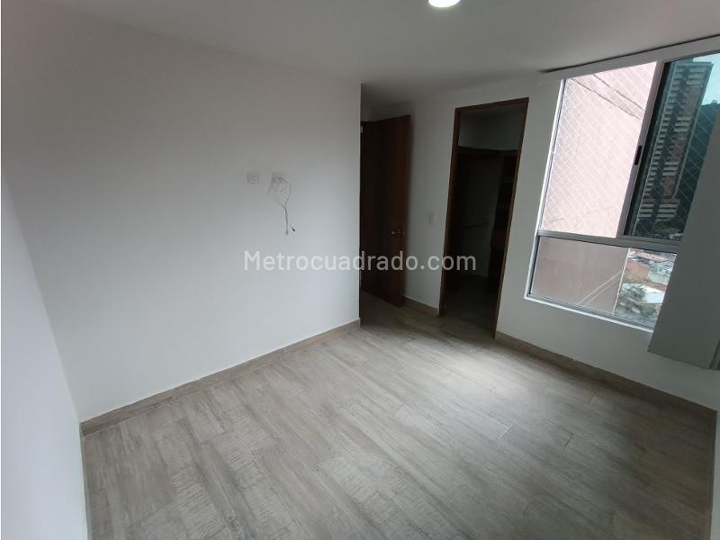 Apartamento de 84 m² con 3 Habitaciones y Balcón en Sabaneta - 2