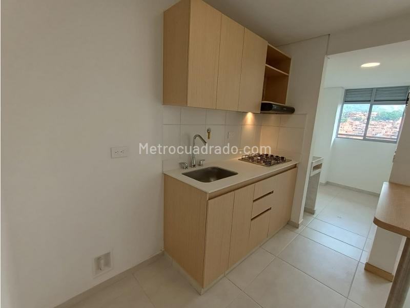 Apartamento moderno de 2 alcobas con balcón en Fátima, Itagüí - 3