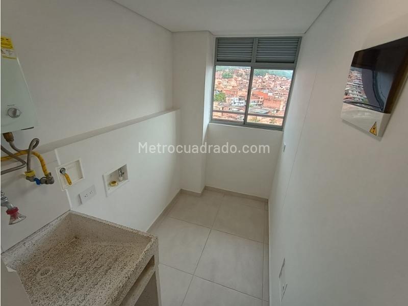 Apartamento moderno de 2 alcobas con balcón en Fátima, Itagüí - 4