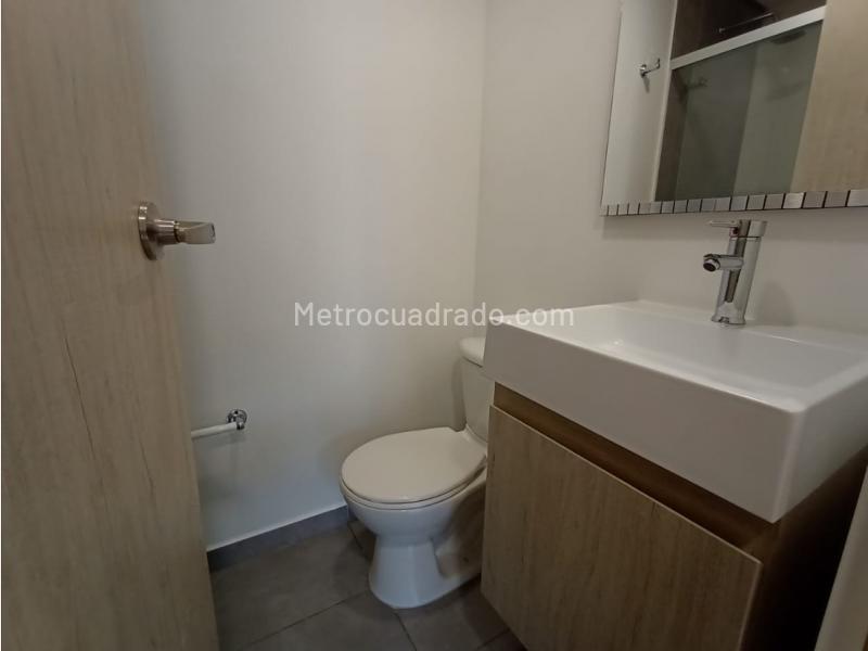 3BR Apartment with Balcony in Suramérica, Itagüí - 4