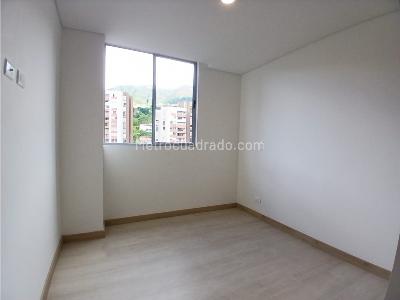 Apartamento de 3 alcobas en arriendo en El Trianon, Envigado, 81 m² · foto 2 de 20