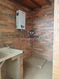 Casa de 5 alcobas en arriendo en Anillo Vial Prados De Cañaveral, Floridablanca, 200 m² · foto 11 de 20