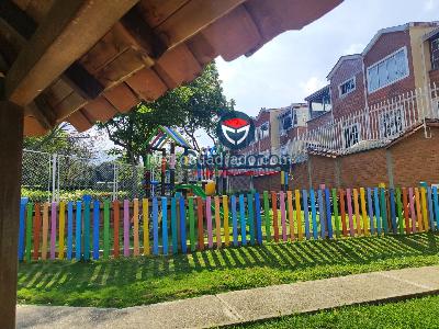 Casa de 5 alcobas en arriendo en Anillo Vial Prados De Cañaveral, Floridablanca, 200 m² · foto 3 de 20