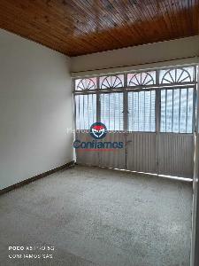 Casa de 5 alcobas en arriendo en San Miguel, Bucaramanga, 220 m² · foto 3 de 20