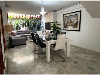 Casa de 5 alcobas en venta en Quintas De Don Simon, Cali, 256 m² · foto 2 de 20