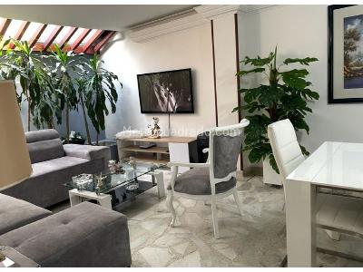 Casa de 5 alcobas en venta en Quintas De Don Simon, Cali, 256 m² · foto 3 de 20