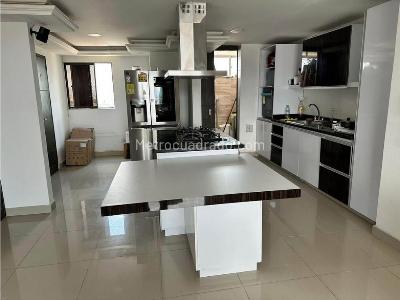 Apartamento de 3 alcobas en venta en Prados Del Norte, Cali, 120 m² · foto 2 de 10