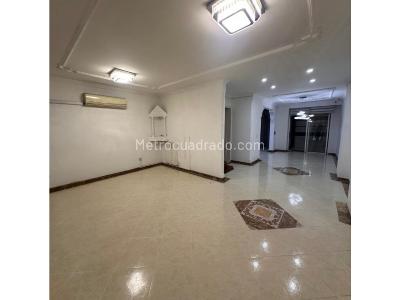 Casa de 5 alcobas en venta en Santa Anita, Cali, 245 m² · foto 2 de 10