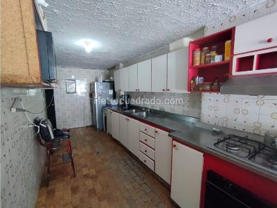 Casa de 3 alcobas en venta en Bellavista, Cali, 240 m² · foto 5 de 14
