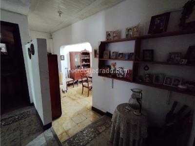 Casa de 3 alcobas en venta en Bellavista, Cali, 240 m² · foto 8 de 14