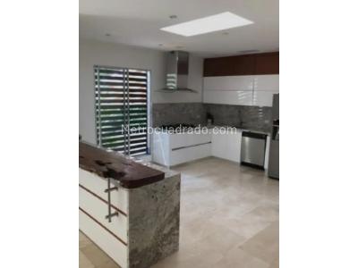 Casa de 3 alcobas en venta en Ciudad Jardin, Cali, 330 m² · foto 3 de 8