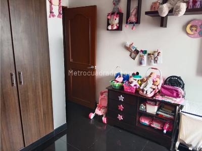 Apartamento de 3 alcobas en venta en Los Cambulos, Cali, 125 m² · foto 12 de 16