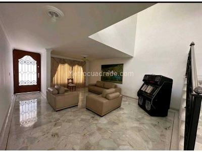 Casa de 5 alcobas en venta en Ciudad Jardin, Cali, 450 m² · foto 3 de 9